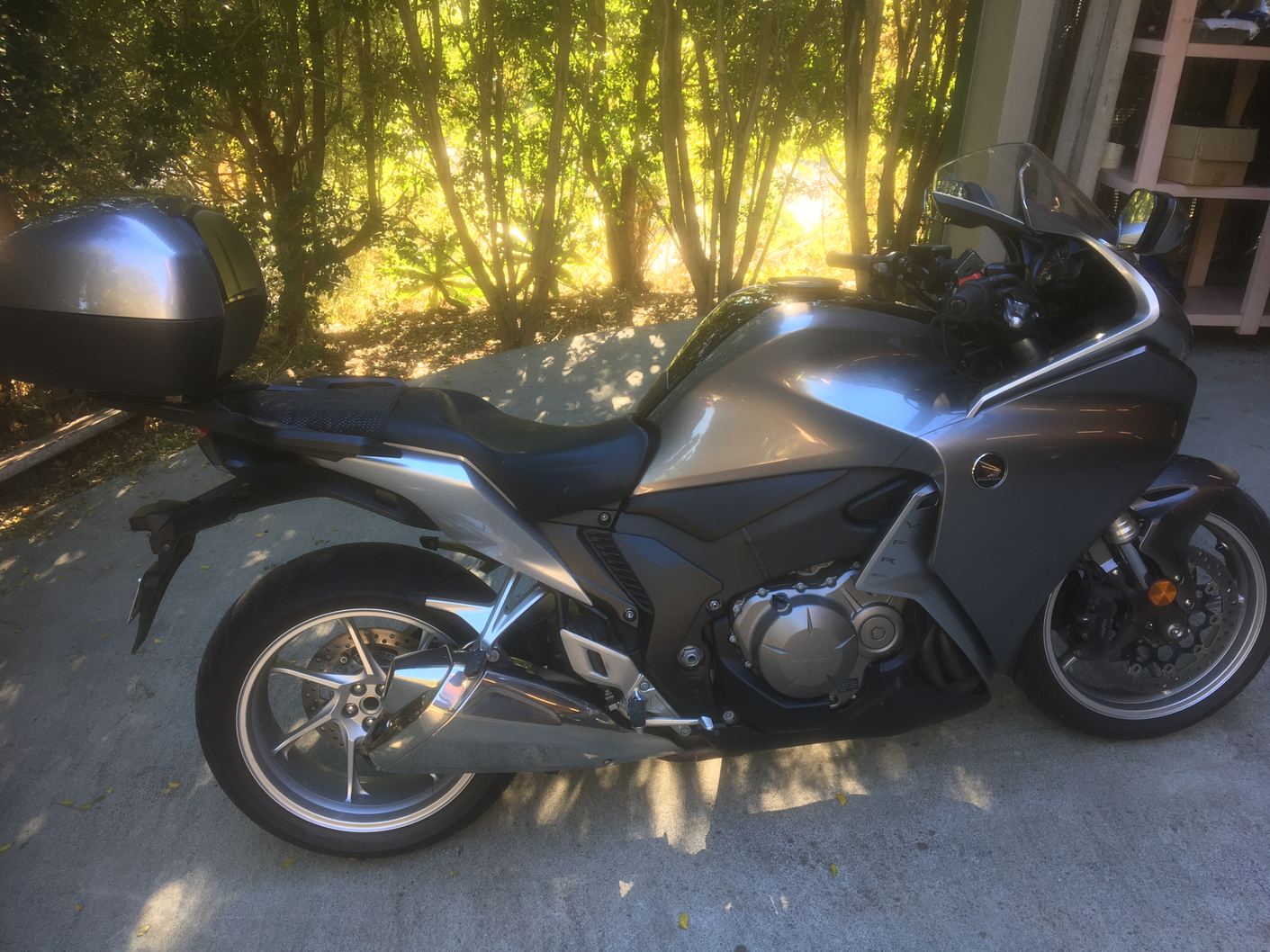 VFR1200F