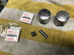 Suzuki T250 Pistons